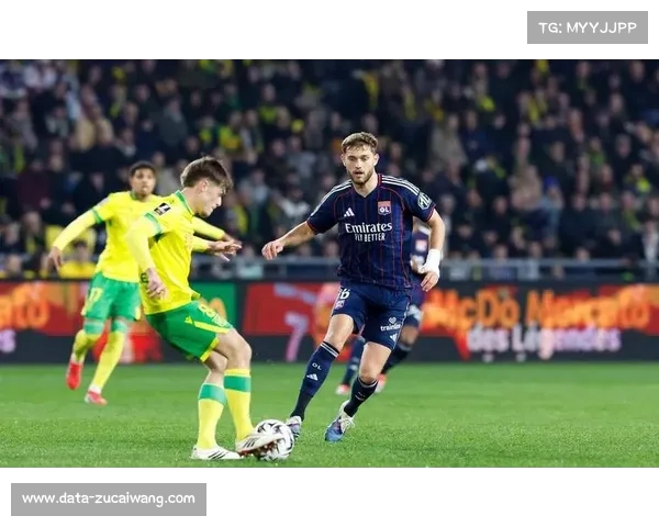 里昂vs南特：恩德里克恶意犯规染红，VAR介入改判直红